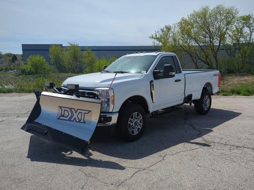 Oxford White 2025 Ford F-350 XLT