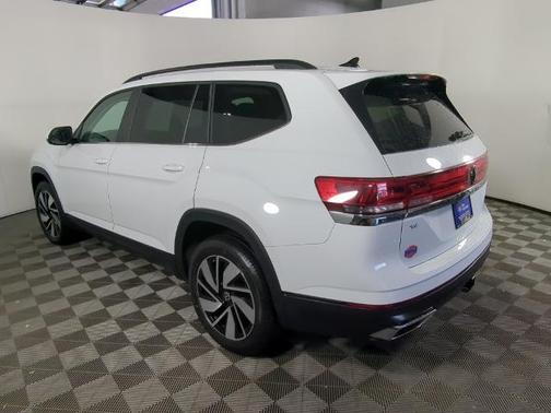 2024 Volkswagen Atlas 2.0T SE