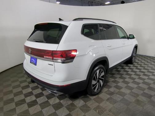 2024 Volkswagen Atlas 2.0T SE
