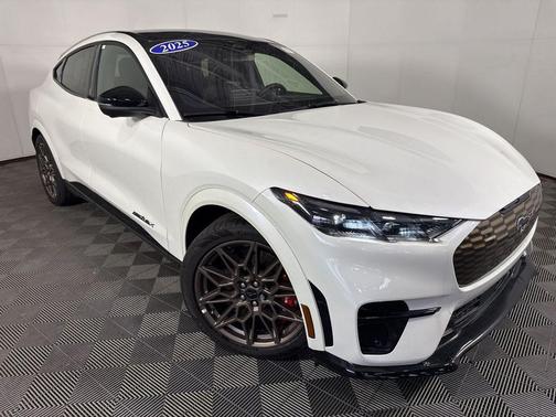 Star White Metallic Tri-Coat 2025 Ford Mustang Mach-E GT