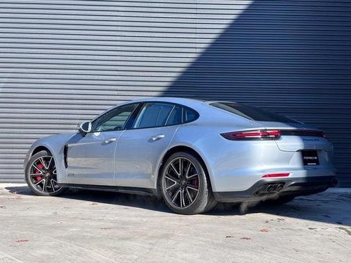 2019 Porsche Panamera GTS
