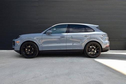 2025 Porsche Cayenne Base
