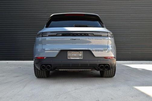 2025 Porsche Cayenne Base