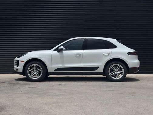 White 2020 Porsche Macan Base