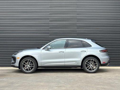 Dolomite Silver Metallic 2026 Porsche Macan