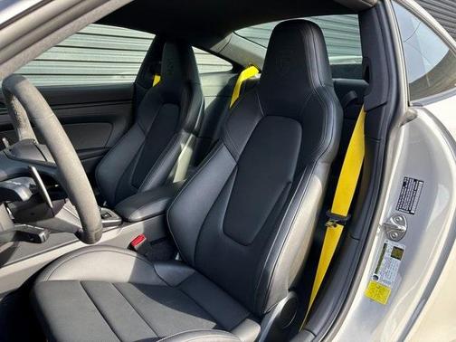 2024 Porsche 911 Carrera GTS