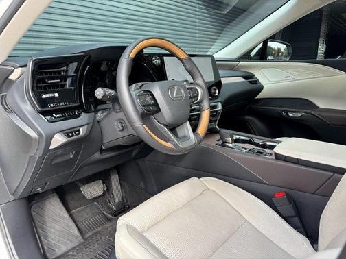 2025 Lexus RX 450h+ Luxury