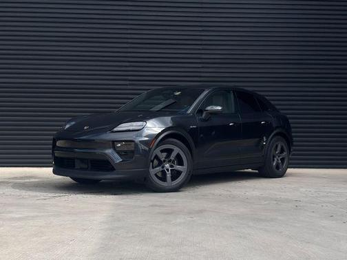 Volcano Grey Metallic 2026 Porsche Macan 4