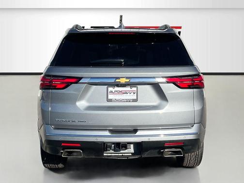 Sterling Gray Metallic 2023 Chevrolet Traverse High Country