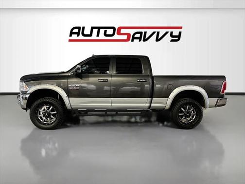 2017 RAM 2500 Laramie Crew Cab 4x4 6'4' Box