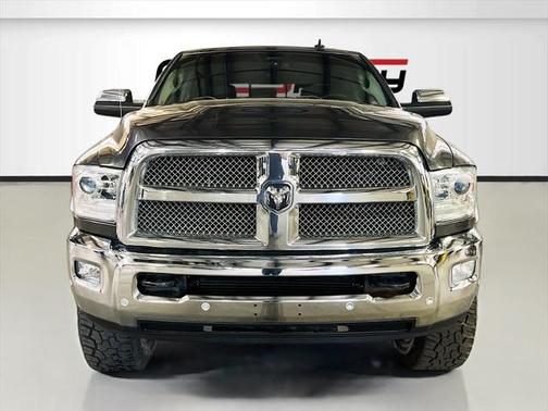 2017 RAM 2500 Laramie Crew Cab 4x4 6'4' Box