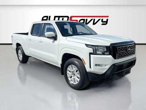 Glacier White 2022 Nissan Frontier SV