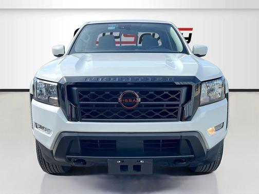 Glacier White 2022 Nissan Frontier SV