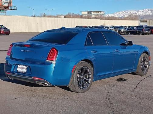 2020 Chrysler 300 Touring