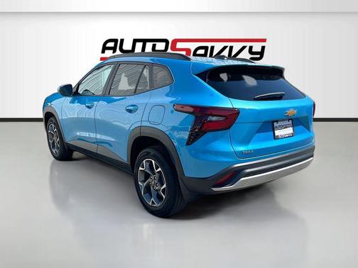 Marina Blue Metallic 2025 Chevrolet Trax LT