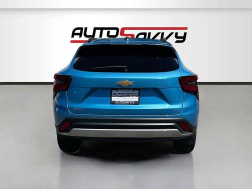 Marina Blue Metallic 2025 Chevrolet Trax LT
