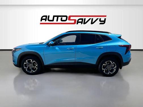Marina Blue Metallic 2025 Chevrolet Trax LT