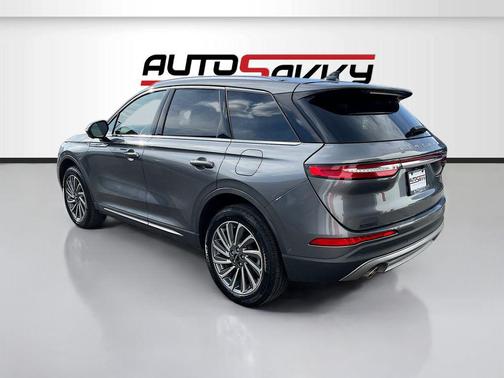 Asher Gray Metallic Clearcoat 2023 Lincoln Corsair Reserve