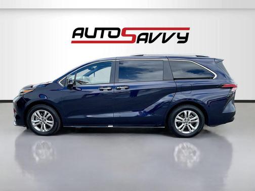2024 Toyota Sienna Platinum