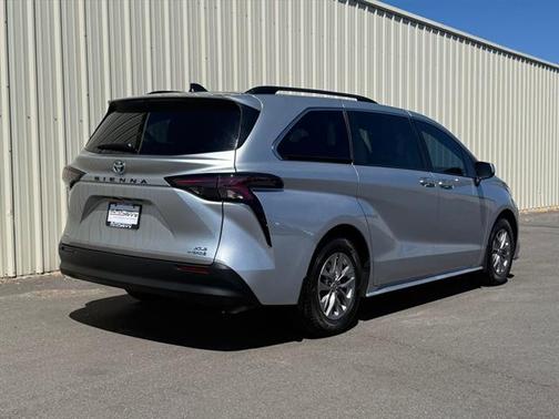 2023 Toyota Sienna XLE 7 Passenger