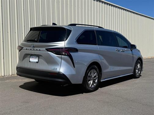 2023 Toyota Sienna XLE 7 Passenger