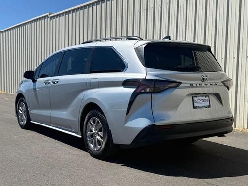 2023 Toyota Sienna XLE 7 Passenger