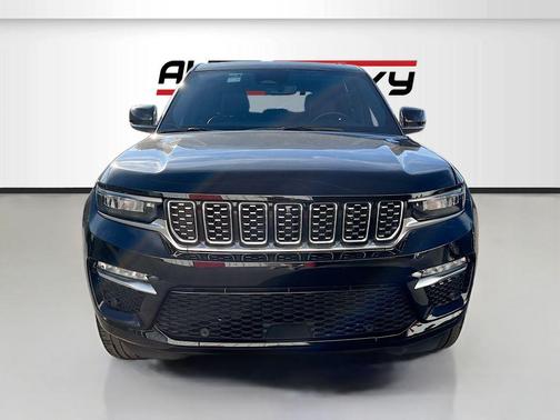 2023 Jeep Grand Cherokee Summit