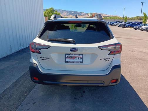 2024 Subaru Outback Onyx Edition XT