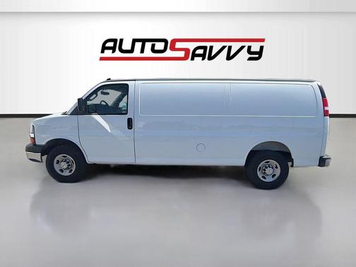 Summit White 2025 Chevrolet Express 3500 RWD 3500 Extended Wheelbase WT