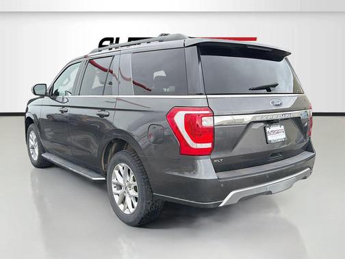 Magnetic 2021 Ford Expedition XLT
