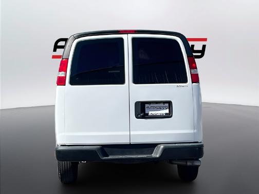 Summit White 2025 GMC Savana 3500 Work Van