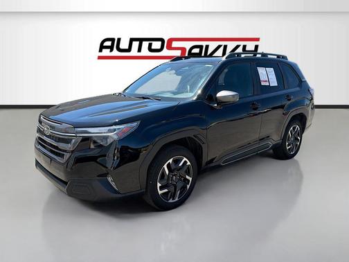 Crystal Black Silica 2025 Subaru Forester Limited