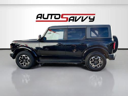 Shadow Black 2025 Ford Bronco Outer Banks