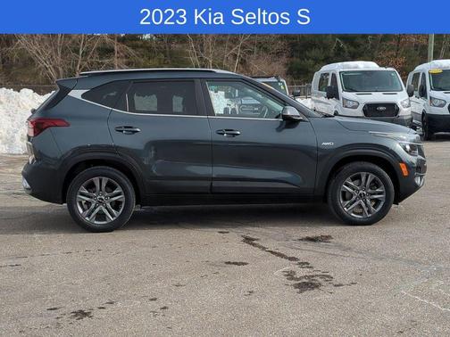 2023 Kia Seltos S