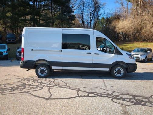 2026 Ford Transit-250 148 WB Medium Roof Cargo