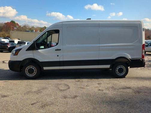 2026 Ford Transit-250 148 WB Medium Roof Cargo