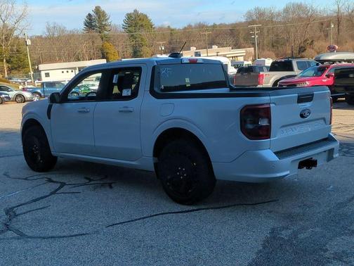 2026 Ford Maverick Lobo Standard