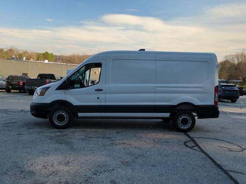 2026 Ford Transit-250 148 WB Medium Roof Cargo