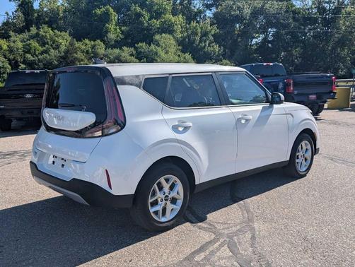 Snow White Pearl 2024 Kia Soul LX