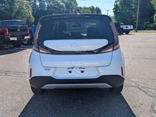 Snow White Pearl 2024 Kia Soul LX