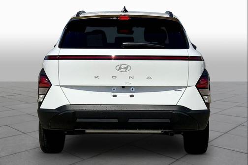 Atlas White 2026 Hyundai KONA SEL Sport