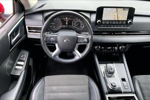 2023 Mitsubishi Outlander SE