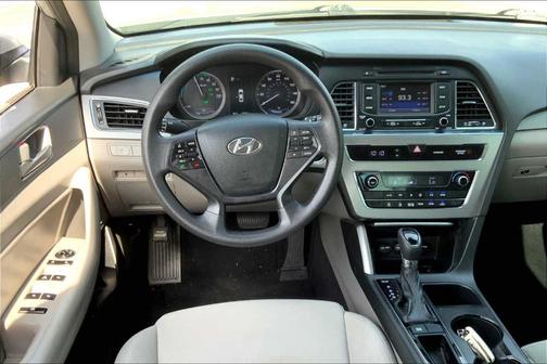 2016 Hyundai SONATA Hybrid SE