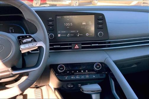 2026 Hyundai ELANTRA SEL