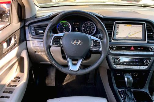 2018 Hyundai SONATA Hybrid Limited