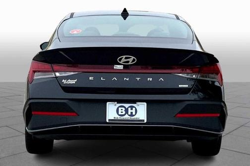 2025 Hyundai ELANTRA HEV SEL