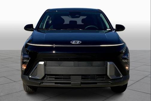 Abyss Black Pearl 2026 Hyundai KONA SE