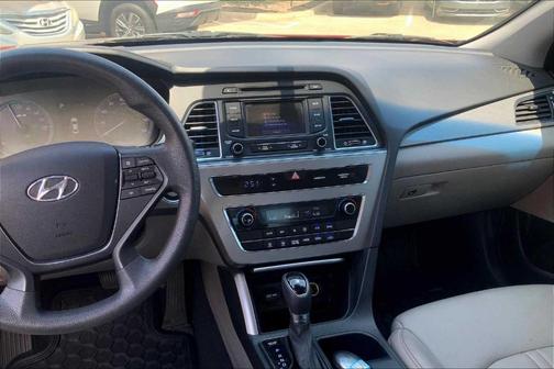 2016 Hyundai SONATA Hybrid SE