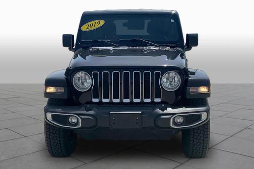 Black Clearcoat 2019 Jeep Wrangler Unlimited Sahara