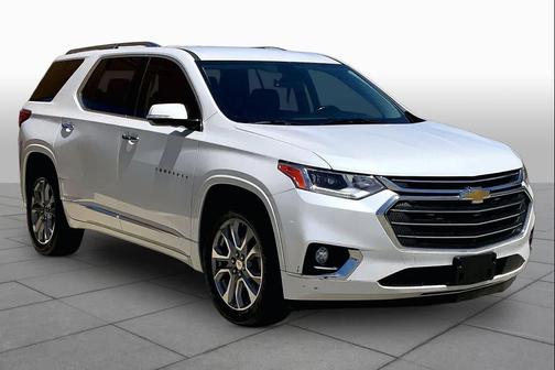 Iridescent Pearl Tricoat 2019 Chevrolet Traverse Premier